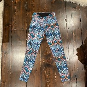 Cropped flywheel leggings size small